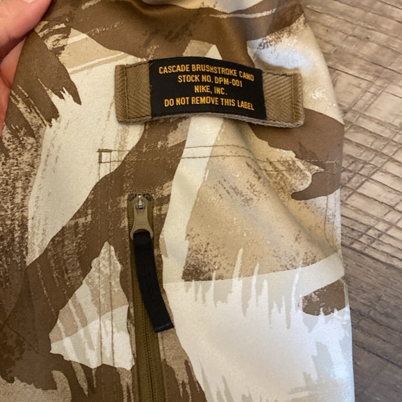 Nike Men’s Cascade Brushstroke Camo Hoodie - Medium - Therma Fit - Picture 3 of 4